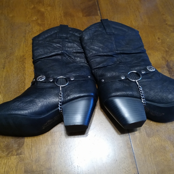 Women's Black Heeled Boots - Picture 5 of 7